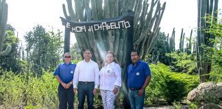 Minister Ursell Arends di bishita na Cunucu di Chabelito