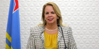 Enfoke di Gabinete Wever-Croes II ta pa pone Aruba para riba su propio pianan