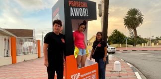 Coordination Center on Human Trafficking and Migrant Smuggling Aruba cu un accion di consietisacion