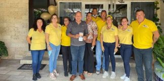 Minister Endy Croes a bishita Cas di mi Chepa