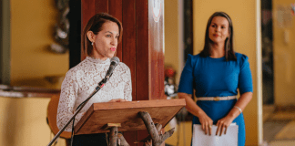 Aruba Tourism Authority ta Felicita: Pabien cu 10 aña di Aruba Certification Program