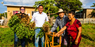 Minister Arends di bishita serca Cunukero legendario Coby Croeze