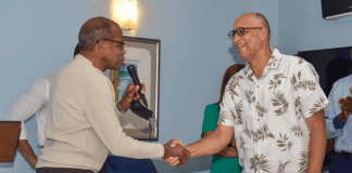 Reconocimento y graditud na Sr. Eric Lake