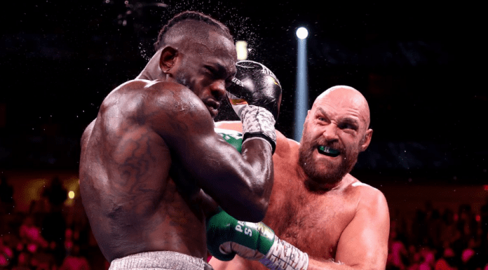 Tyson Fury ta retene su titulo di WBC Peso Completo