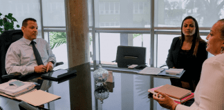 Reunionnan fructifero cu Comision di Conseho den Cuadro di Husticia y Asuntonan Social