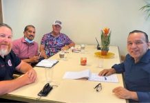 Minister di Enseñansa y Deporte Endy Croes a reuni cu Sidney Ponson Charity Foundation