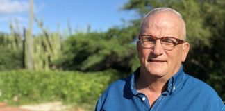 Booshi Wever a duna Opinion; Cohonizacion di “Kraaltjes En Spiegeltjes” Pa Un “Pulchi Di Placa”!!