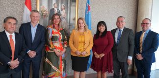 Premier Wever-Croes a reuni cu Delegacion di Enex Prome cu asamblea tuma lugar na Corsou.