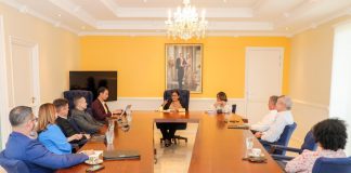 Minister Xiomara Maduro a reuni cu Camara di Comercio, ATIA, AHATA y CUA riba reforma fisca