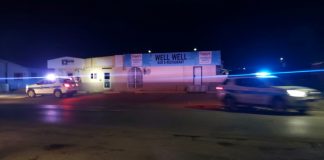 Homber a baha di auto y los tiro dilanti Well Well