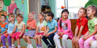 Despues di mas di 30 aña: Trahando duro y hunto cu e Centronan di Cuido di Mucha pa implementacion di Ley di centro di cuido di mucha