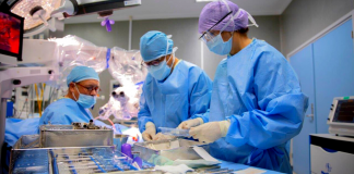 Aruba ta coopera pa dies aña caba cu Hulanda haciendo implante cochlear