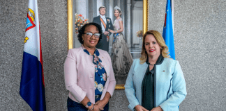Premier di Sint Maarten ta duna su declaracion tocante e reunionnan