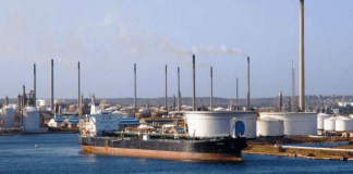 Director di Refineria di Corsou y tres trahador sentencia pa a pidi placa bao mesa