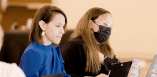 Aruba Tourism Authority ta presenta strategianan pa 2022 pa sigui promove Aruba como e miho destinacion den Caribe