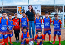 Aruba Bank a patrocina uniform di SV Santa Fe Club Aruba