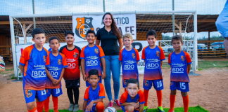 Aruba Bank a patrocina uniform di SV Santa Fe Club Aruba