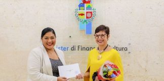 Karina Delaney a cumpli 25 aña den servicio di Gobierno di Aruba