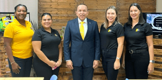 Minister di enseñansa y deporte Endy Croes a bishita FAVI