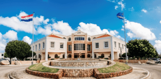 Recuperacion continuo di e economia Arubano durante e di dos trimester di 2021