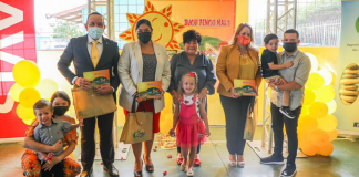 Minister di enseñansa y deporte Endy Croes presente na lansamento di buki pa mucha titula: “Buchi Penchi Malo”