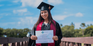 Cleher Albus Balcazar a gradua como docente di Wiskunde!
