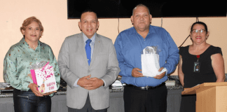 Minister Endy Croes presente na e instalacion di e studentenraad salubridad y servicio di colegio EPI