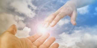 Pastor Marcel Balootje: LAGA NOS ASERCA E TRONO DI DIOS.