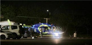 Helicopter, Kustwacht y boto di polis buscando grupo di turista perdi ariba lama