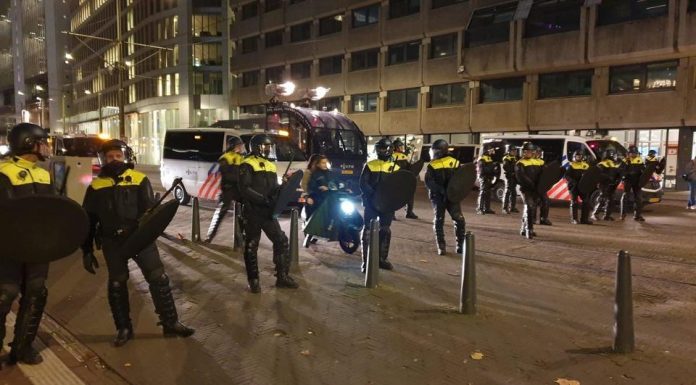 VIDEO: Disturbio na Hulanda