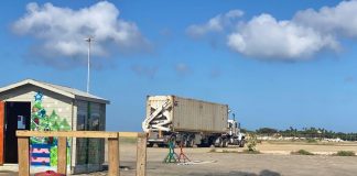 Kerstboomlandia ta gradici tur su clientela y tambe esnan cu di un of otro forma a yuda nos haci e aรฑa aki un otro exito