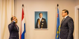 Huramentacion miembro di parlamento Ricky Hoek