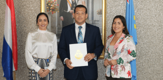 Minister Rocco Tjon a firma un MOU cu Mental Health Caribbean den cuadro di salud mental