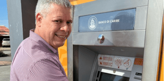 Banco di Caribe cu un ATM nobo na San Nicolas