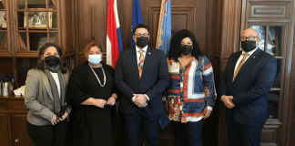 Bishita di trabou na Raad van State y Arubahuis a bay hopi bon