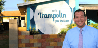 Minister di Husticia y Asuntonan Social a bishita asociacion Sonrisa riba dia internacional di personanan cu capacidad limita