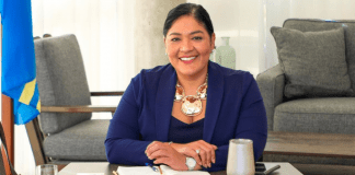 Minister di Finansa y Cultura Xiomara Maduro dialuna awor ta invitado den e programa ‘Entrevista di Dia’ na Radio Hits100 FM, Lo elabora riba topiconan importante di nos Finansa Publico