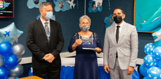 Minister Arends a bishita Departamento di Aviacion Civil