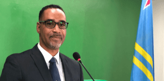 Clyford Heliger a bira poeta y ta declama na MEP cu RAIZ