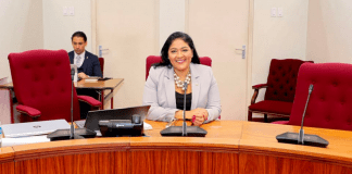 Minister Xiomara Maduro ta gradici tur comision cu a yuda pa por a brinda sosten financiero na comercio durante pandemia