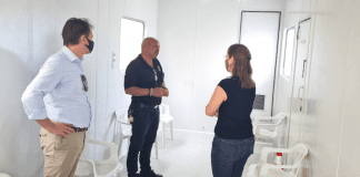 Ministerie Van Volksgezondheid, Welzijn en sport di Hulanda di bishita na Aruba pa haña un bista di e programa di vacunacion