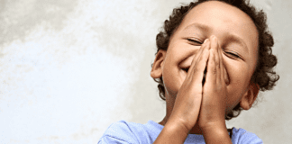 Pastor Marcel Balootje; ORA DIOS TA BISA NO, Y E MUNDO TA BISA SI.