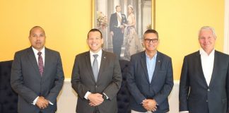 Minister Rocco Tjon a firma acuerdo cu Rode Kruis pa nan tin acceso na e centro di detencion na Guarda nos Costa