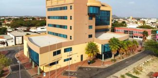 Oficina di DAO ta cera awe 7 di januari for di 12’or pa por desinfecta e edificio