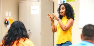 Bo kier bira maestro di scol primario of docente di Hulandes? Esaki ta bo momento!