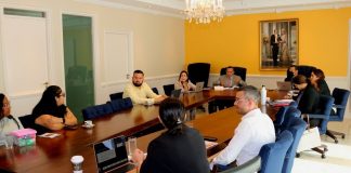 Minister Rocco Tjon A reuni cu fundacion autismo Aruba (FAA) y a presenta plannan pa 2022