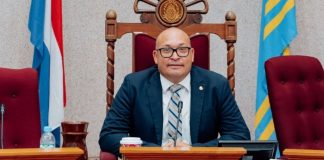 Presidente di Parlamento di Aruba mr. Edgard Vrolijk: No tin lucha sin sacrificio, no tin sacrificio sin lucha