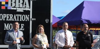 Prome Minister Evelyn Wever-Croes, Minister Ursell Arends y Minister Endy Croes A RICIBI E BOOSTER