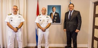 Promocion Frank Plomp pa kapitein der Mariniers comienso di trabao nobo como adjudant di Gobernador di Aruba