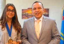 Minister di Deporte ta entrega Medaya na Ciclista Rebecca Jansen